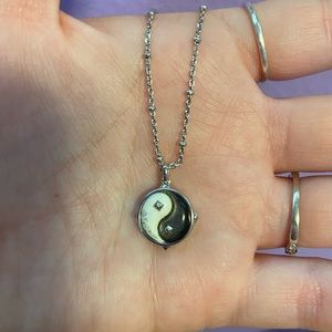 Kendra Scott Yin Yang pendant necklace